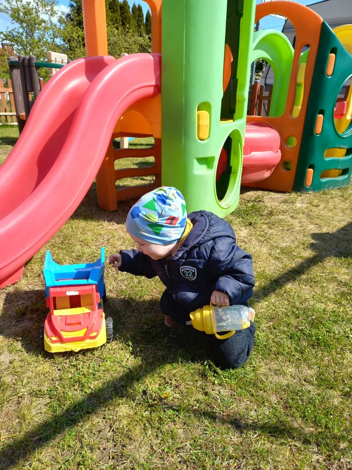 Dzieci podczas zajęć w klubiku