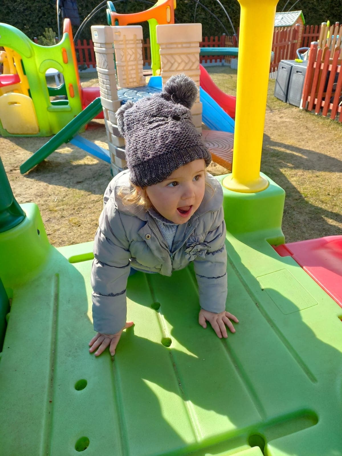 Dzieci podczas zajęć w klubiku